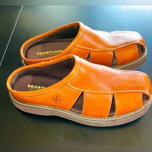 Womens Eastland brown leather fisherman slides sandals shoes mules sz 7